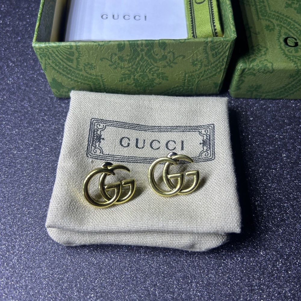 Gucci Gold GG Logo Stud Earrings New - Picture 3 of 7